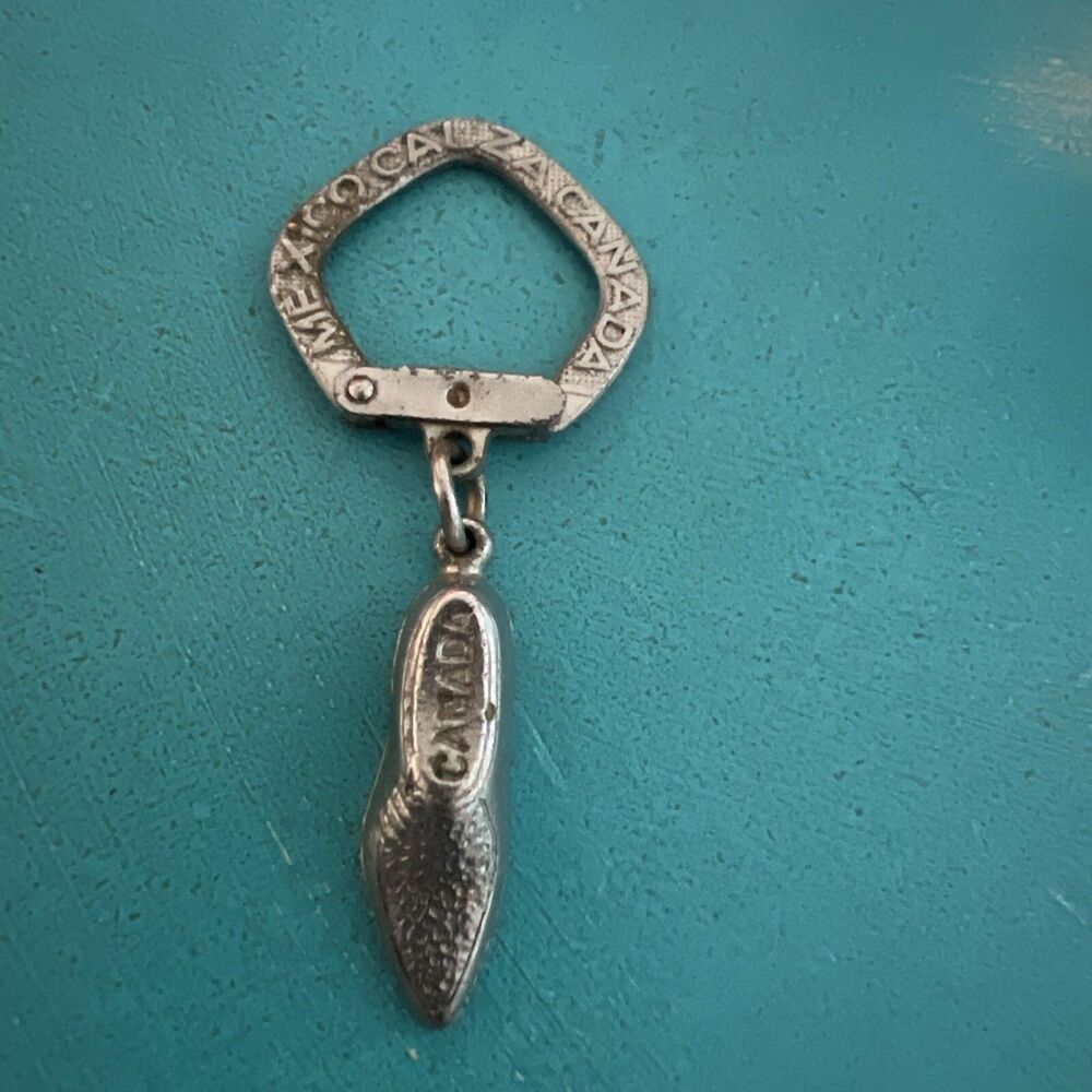 Vintage Pacific Crest Trail Mexico Calza Canada Shoe Keychain